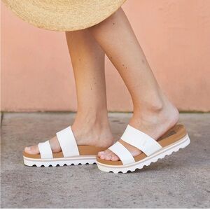Reef Cushion Vista Hi Women's White Slide Sandals